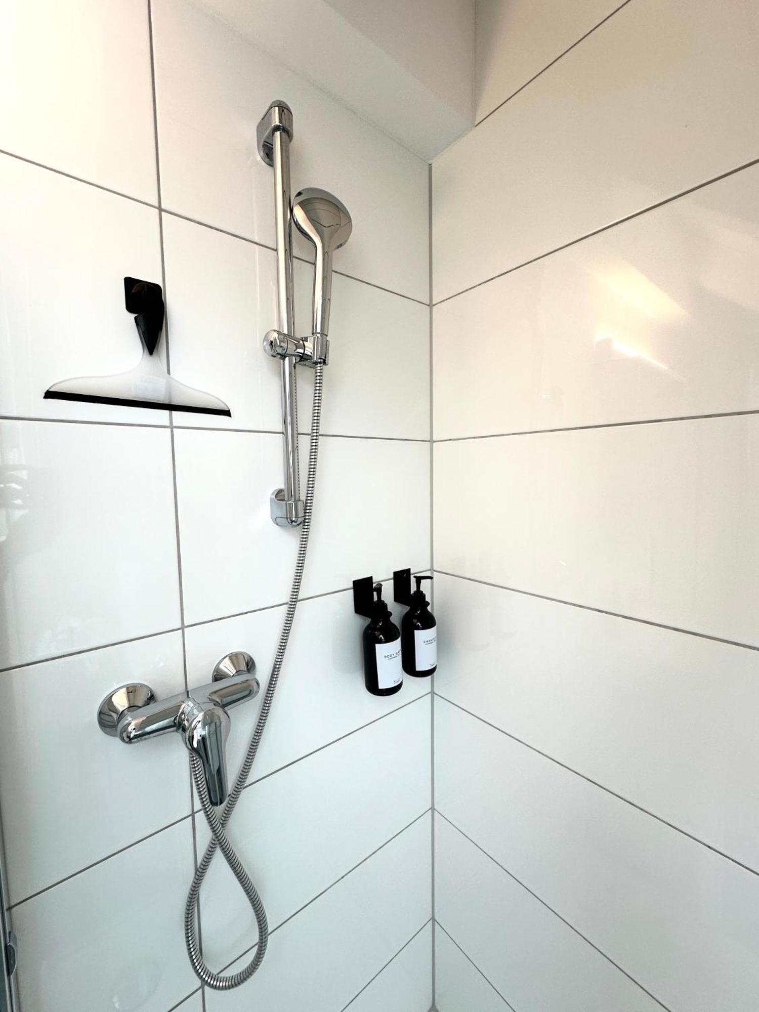 Zentrale Wohnung Mit Dachterasse Bregenz Exterior foto